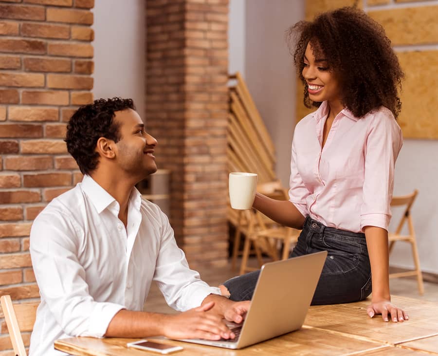 How Working Long Hours Really Effects Your Relationship Life