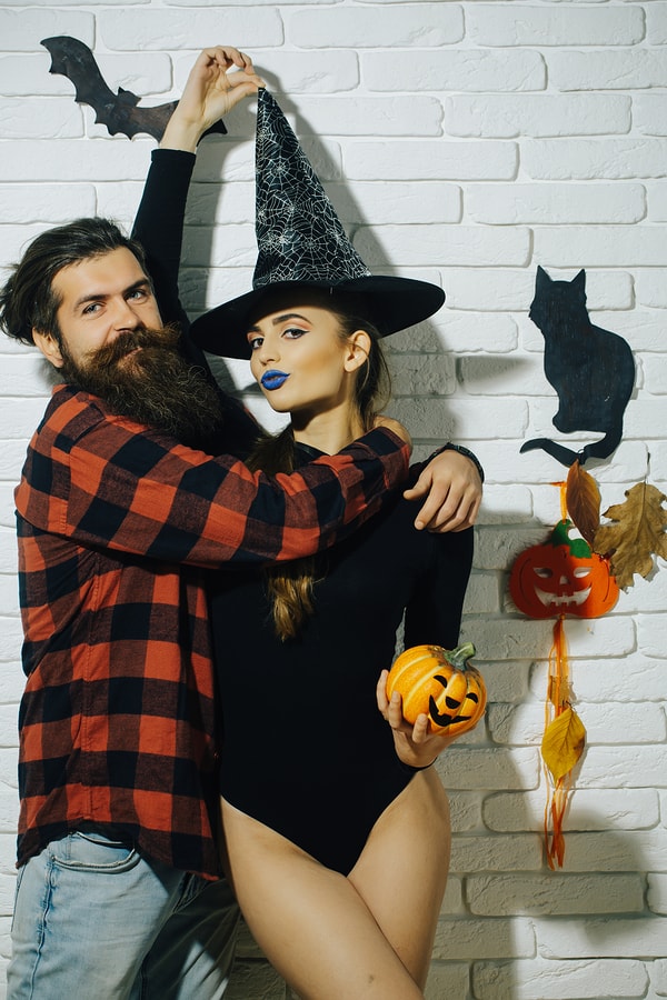 halloween couple in love